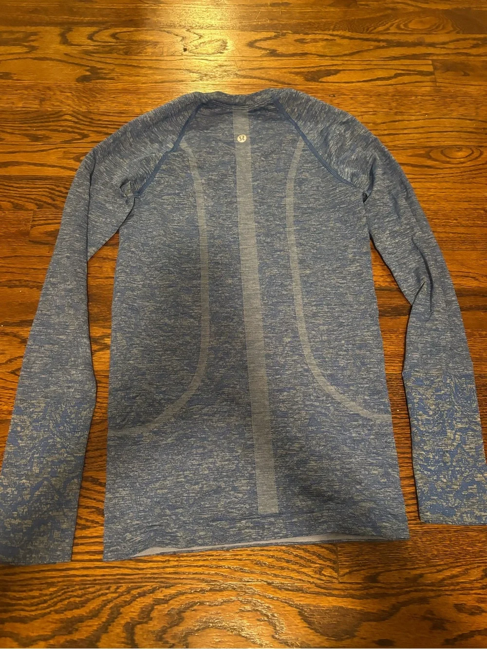 Lululemon Women’s Blue Seamless Performance Long Sleeve Size 2